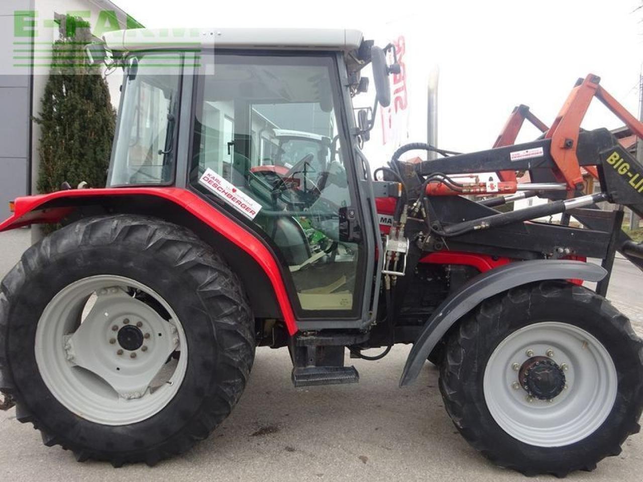 Traktor typu Massey Ferguson 4225-4 lp, Gebrauchtmaschine v SANKT MARIENKIRCHEN BEI SCHÄRDING (Obrázek 4)