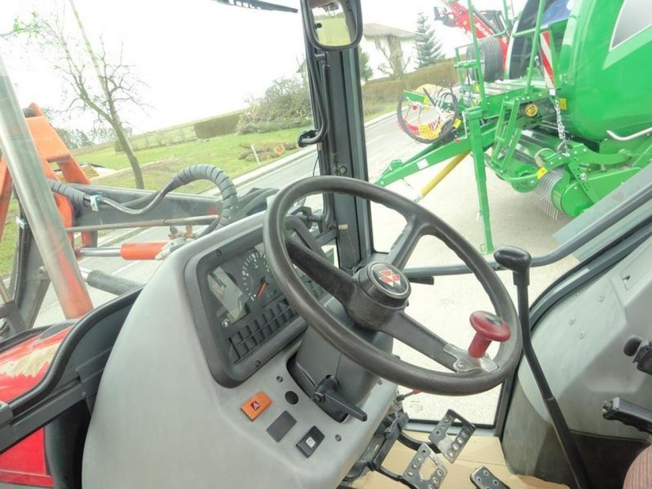 Traktor typu Massey Ferguson 4225-4 lp, Gebrauchtmaschine v SANKT MARIENKIRCHEN BEI SCHÄRDING (Obrázek 9)