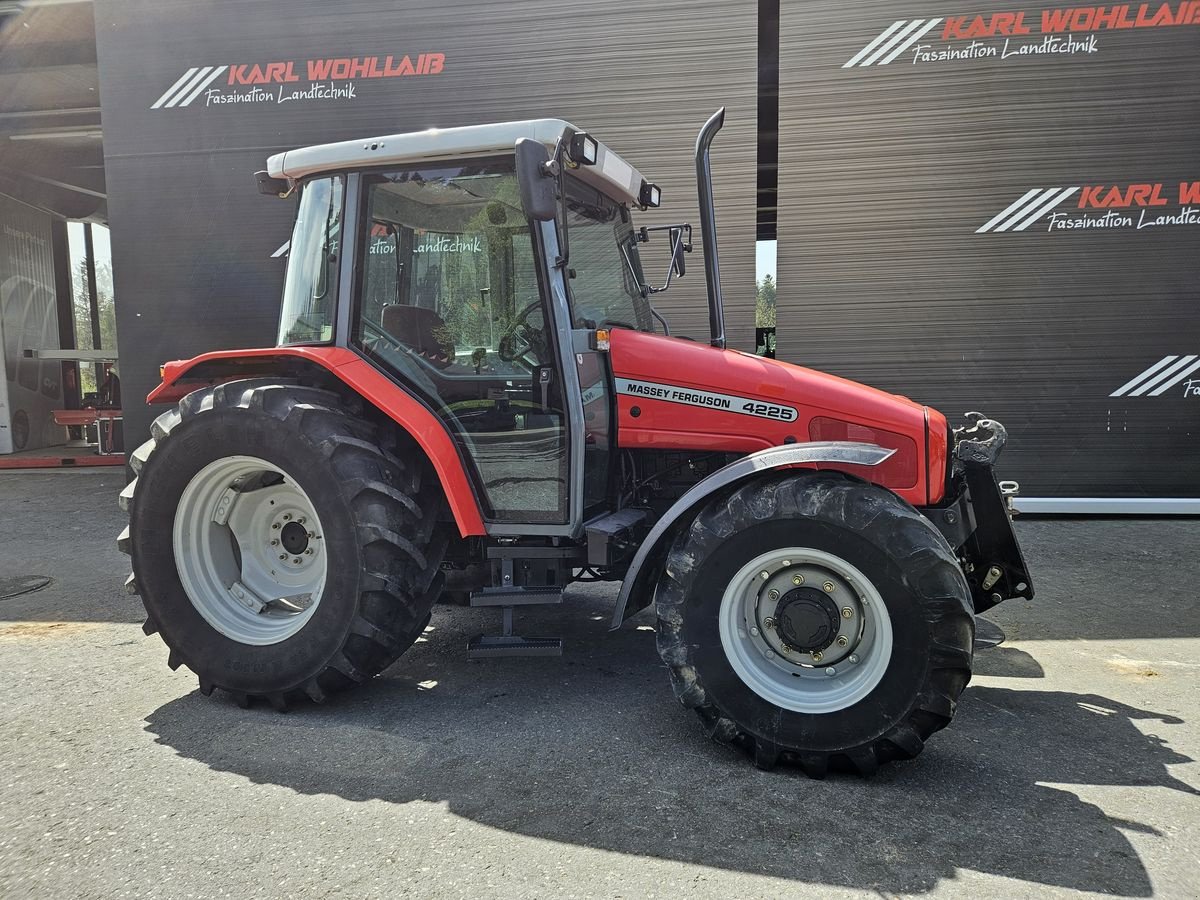 Traktor Türe ait Massey Ferguson 4225-4 LP, Gebrauchtmaschine içinde Sulzberg (resim 5)