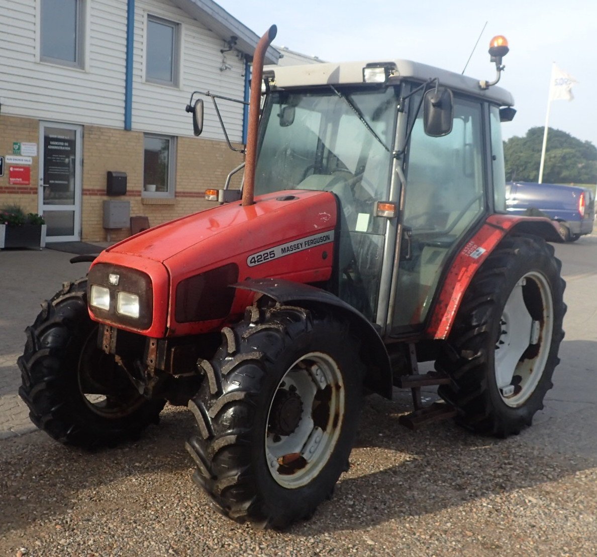 Traktor du type Massey Ferguson 4225, Gebrauchtmaschine en Viborg (Photo 2)