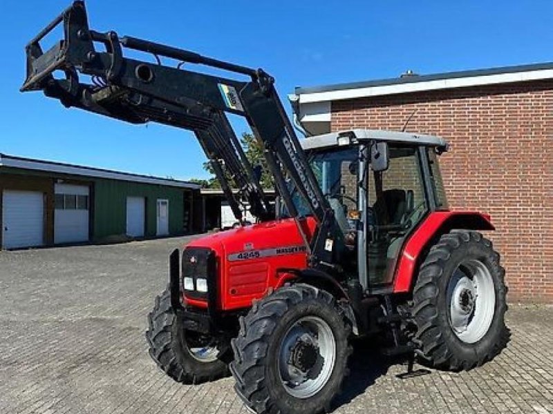 Traktor des Typs Massey Ferguson 4245, Gebrauchtmaschine in STAPEL