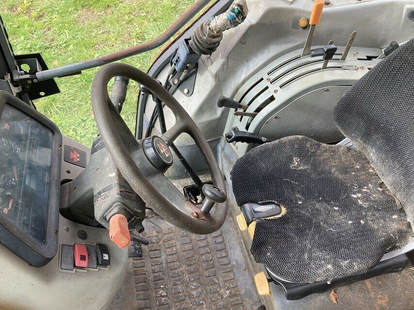 Traktor Türe ait Massey Ferguson 4245, Gebrauchtmaschine içinde Charnay-lès-macon (resim 5)