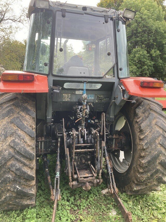 Traktor типа Massey Ferguson 4245, Gebrauchtmaschine в Charnay-lès-macon (Фотография 4)