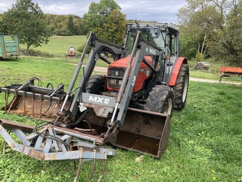 Traktor Türe ait Massey Ferguson 4245, Gebrauchtmaschine içinde Charnay-lès-macon (resim 2)