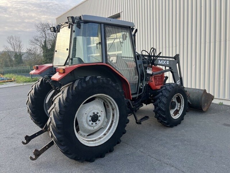 Traktor типа Massey Ferguson 4245, Gebrauchtmaschine в Charnay-lès-macon (Фотография 3)