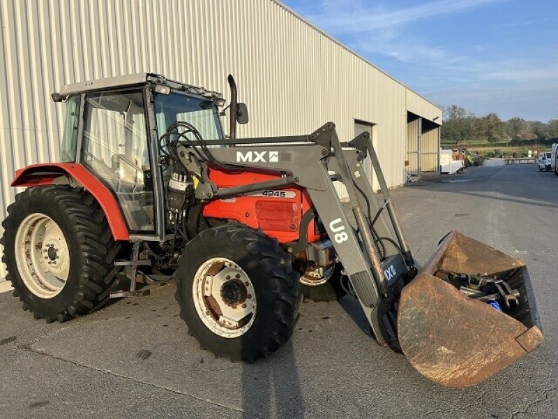 Traktor типа Massey Ferguson 4245, Gebrauchtmaschine в Charnay-lès-macon (Фотография 2)