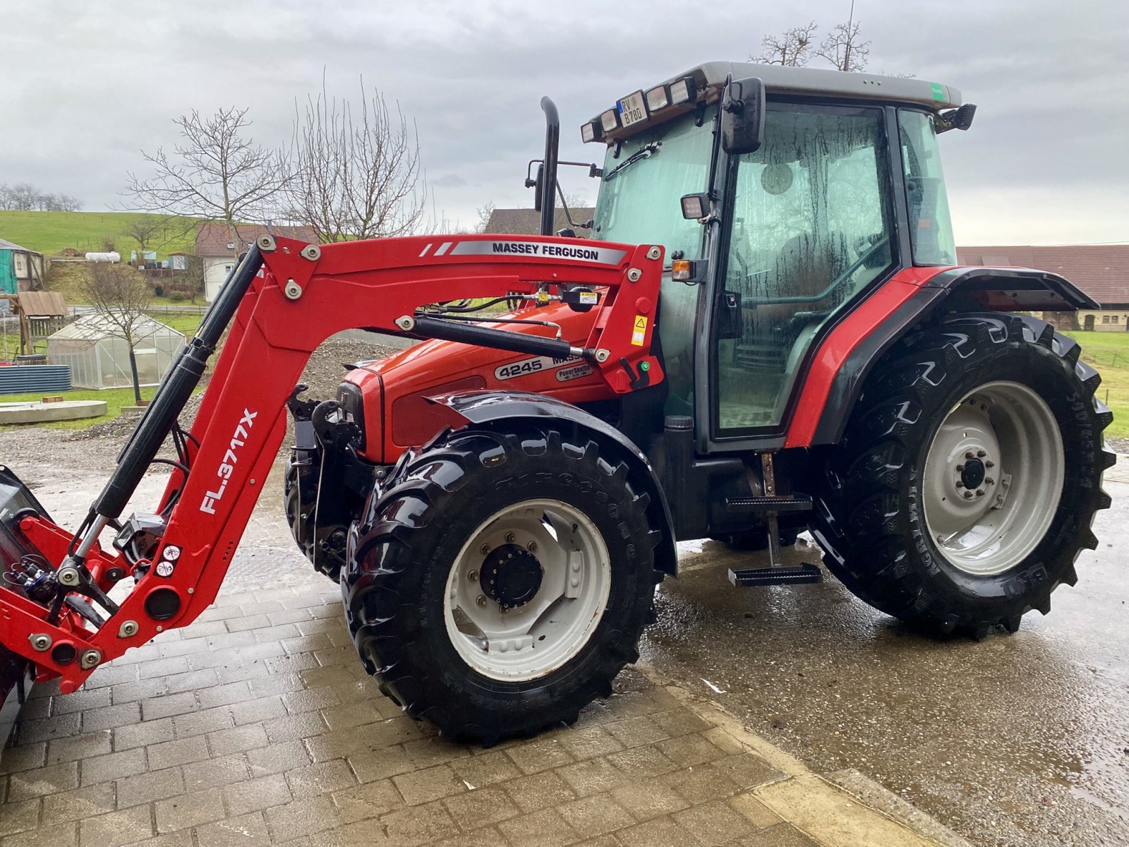 Traktor типа Massey Ferguson 4245, Gebrauchtmaschine в Bodnegg (Фотография 1)