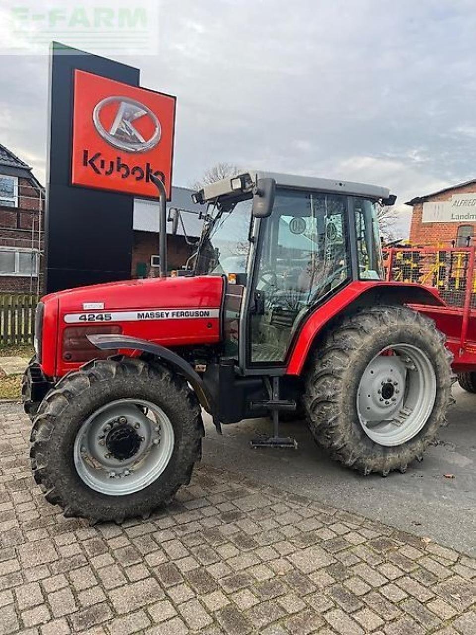 Traktor a típus Massey Ferguson 4245a, Gebrauchtmaschine ekkor: SUDERBURG/HOLXEN (Kép 1)