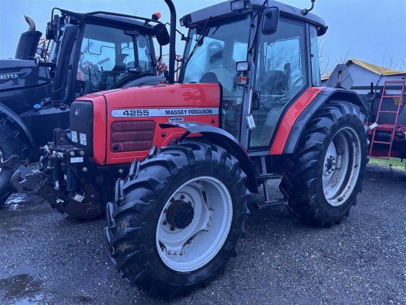 Traktor του τύπου Massey Ferguson 4255 Powershuttle, Gebrauchtmaschine σε Sakskøbing (Φωτογραφία 1)