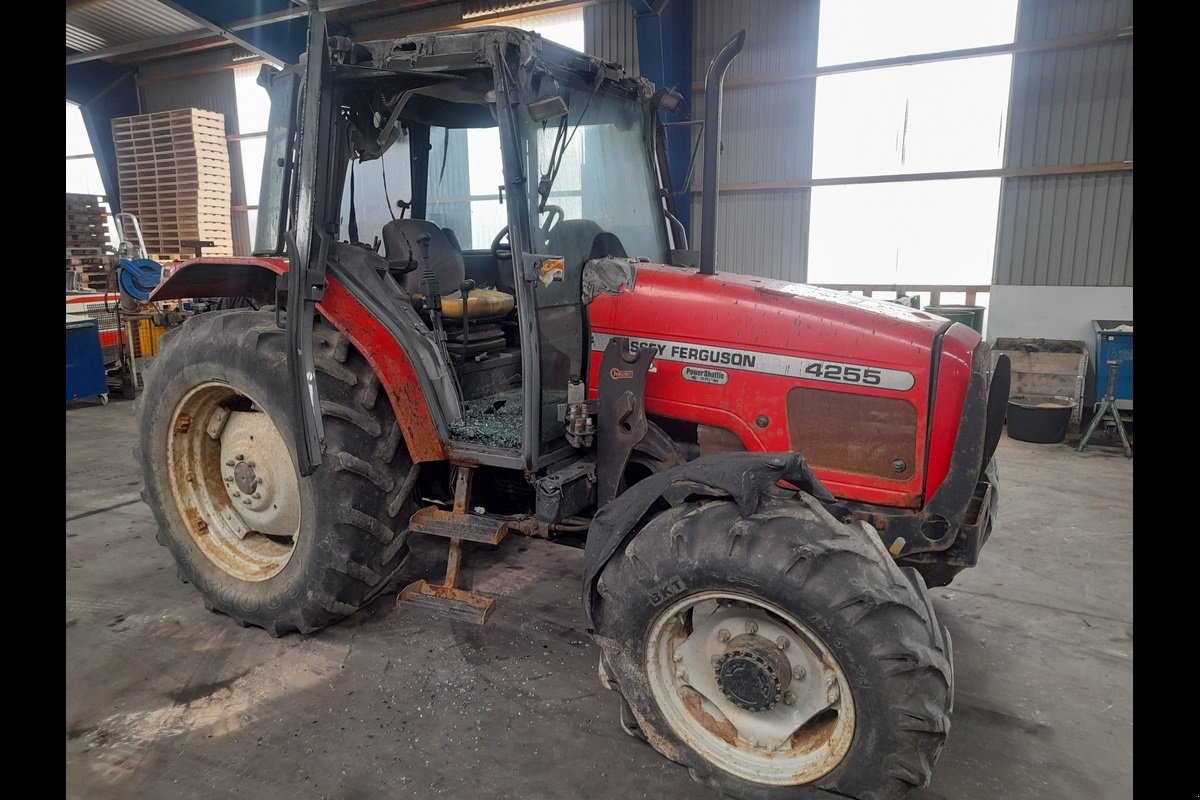 Traktor van het type Massey Ferguson 4255, Gebrauchtmaschine in Viborg (Foto 2)