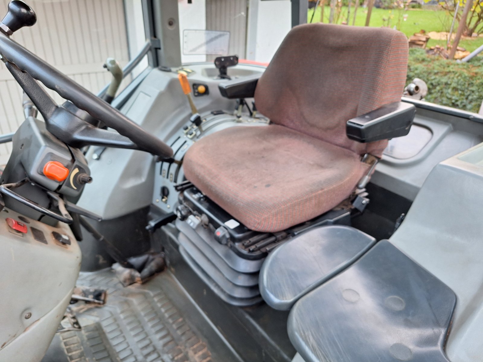 Traktor van het type Massey Ferguson 4255, Gebrauchtmaschine in Mittelbrunn (Foto 10)