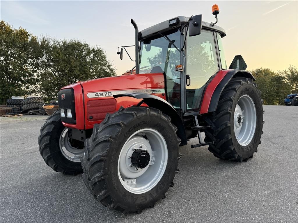 Traktor du type Massey Ferguson 4270 KUN 3700 TIMER OG 40KMT!, Gebrauchtmaschine en Nørager (Photo 1)