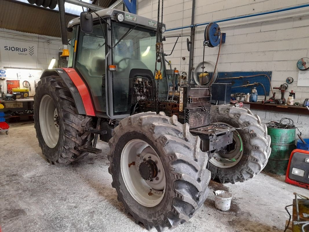 Traktor tipa Massey Ferguson 4270, Gebrauchtmaschine u Viborg (Slika 2)