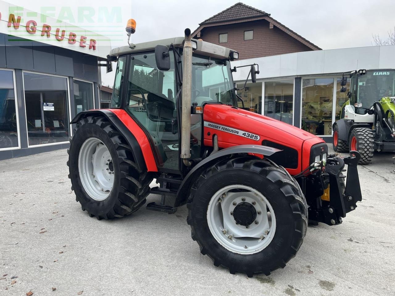 Traktor от тип Massey Ferguson 4325-4 lp, Gebrauchtmaschine в ELIXHAUSEN (Снимка 4)