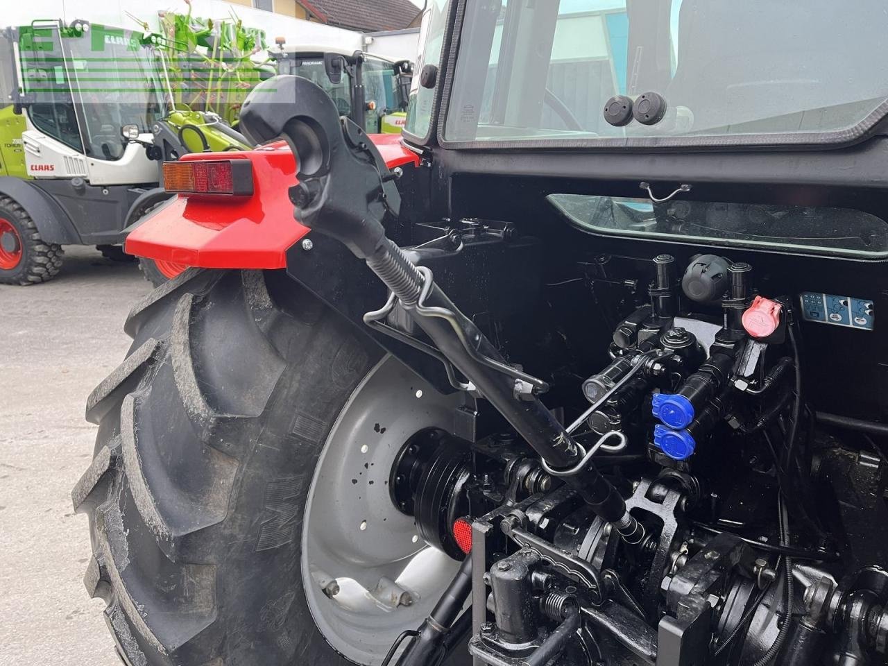 Traktor от тип Massey Ferguson 4325-4 lp, Gebrauchtmaschine в ELIXHAUSEN (Снимка 11)