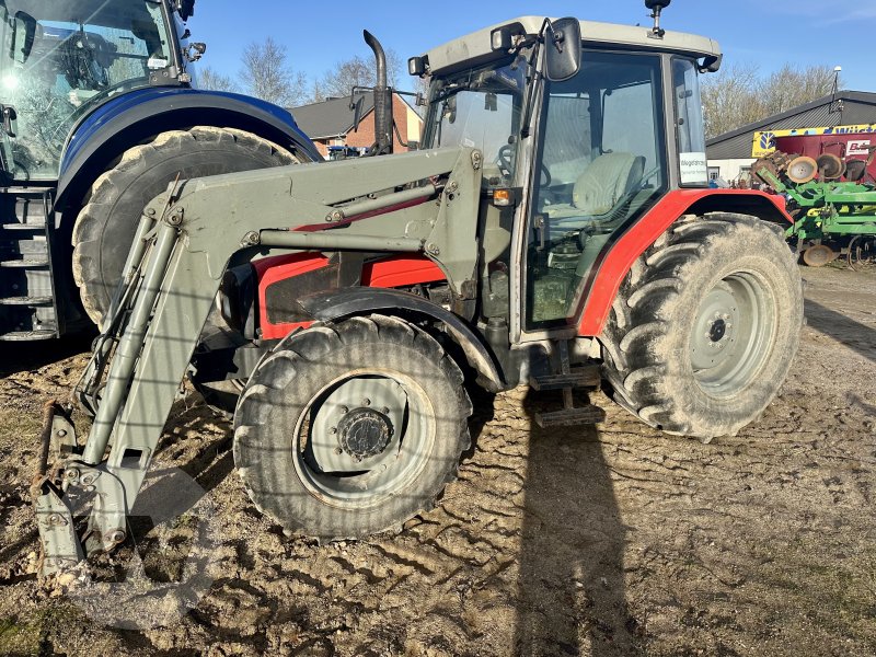 Traktor des Typs Massey Ferguson 4325, Gebrauchtmaschine in Husum (Bild 1)