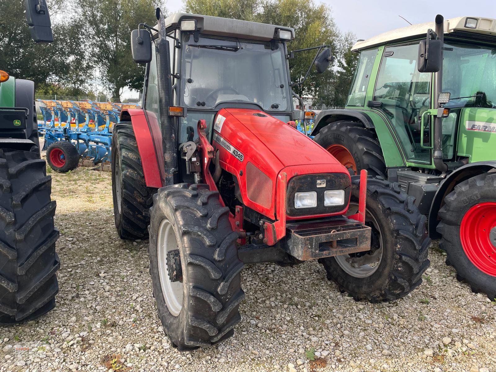 Traktor des Typs Massey Ferguson 4345, Gebrauchtmaschine in Langenau (Bild 1)