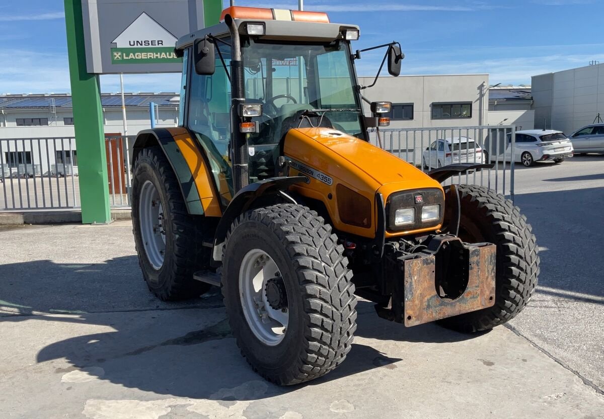 Traktor van het type Massey Ferguson 4355, Gebrauchtmaschine in Zwettl (Foto 2)