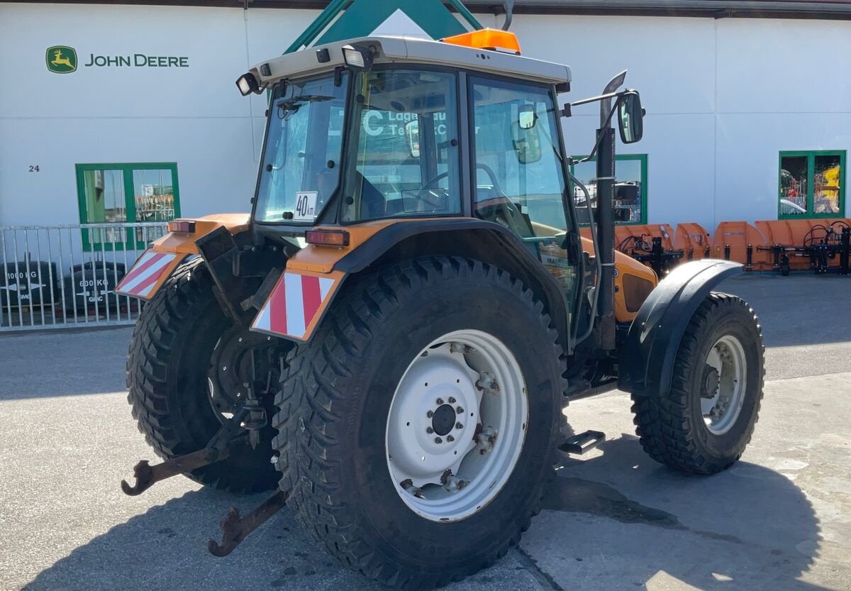 Traktor van het type Massey Ferguson 4355, Gebrauchtmaschine in Zwettl (Foto 3)