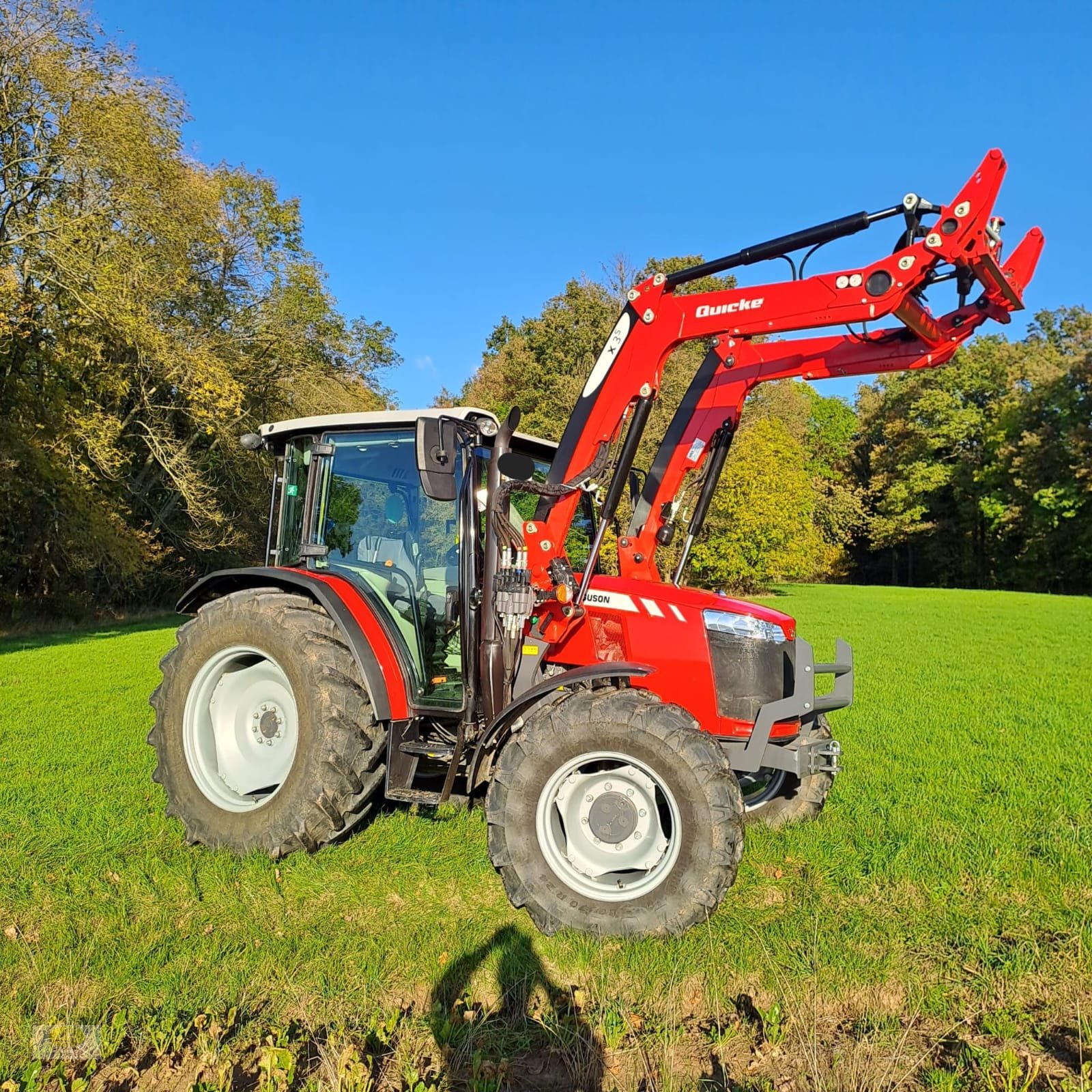 Traktor of the type Massey Ferguson 4707, Gebrauchtmaschine in Brombachtal (Picture 1)