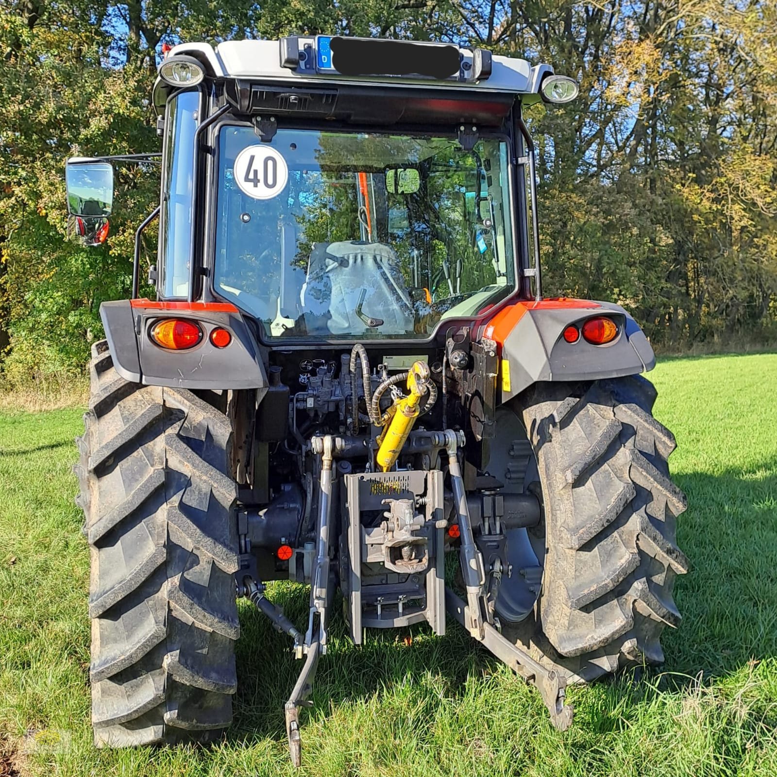 Traktor типа Massey Ferguson 4707, Gebrauchtmaschine в Brombachtal (Фотография 3)