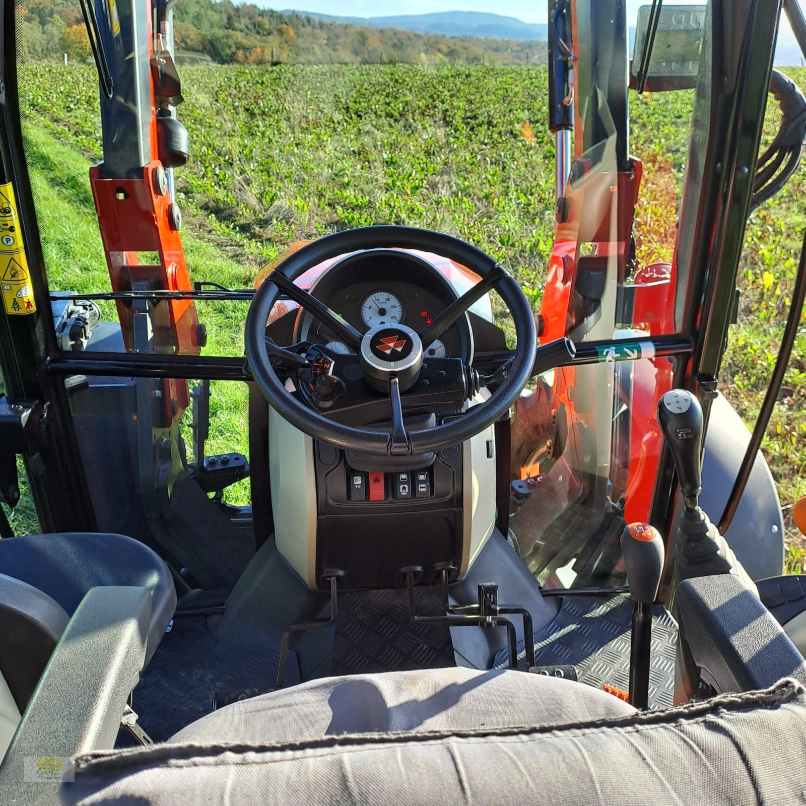 Traktor типа Massey Ferguson 4707, Gebrauchtmaschine в Brombachtal (Фотография 4)