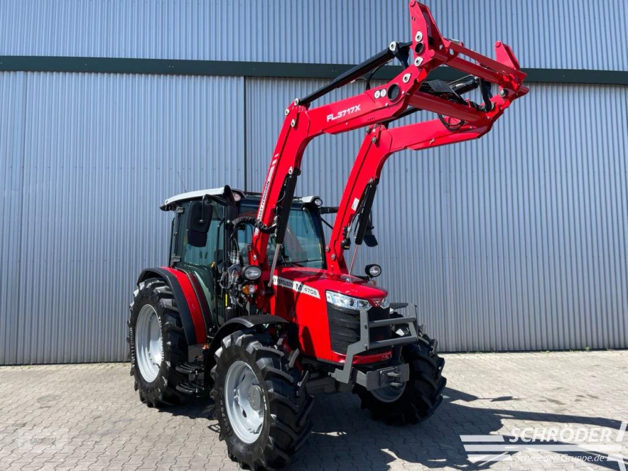 Traktor du type Massey Ferguson 4708 M CAB ESSENTIAL, Neumaschine en Wildeshausen (Photo 1)