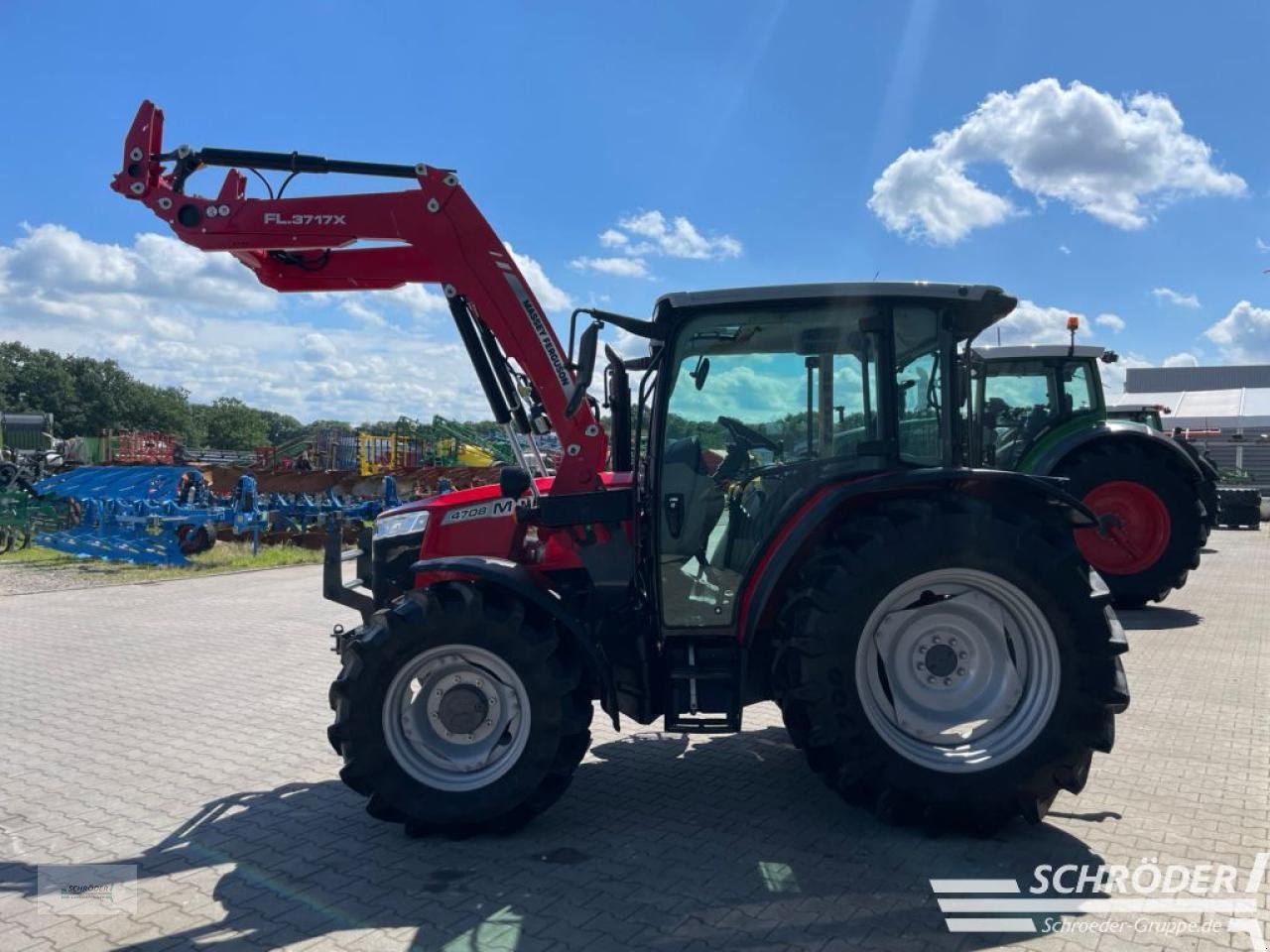 Traktor del tipo Massey Ferguson 4708 M CAB ESSENTIAL, Neumaschine en Wildeshausen (Imagen 4)