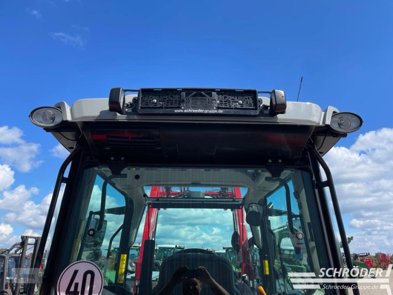 Traktor of the type Massey Ferguson 4708 M CAB ESSENTIAL, Neumaschine in Wildeshausen (Picture 19)