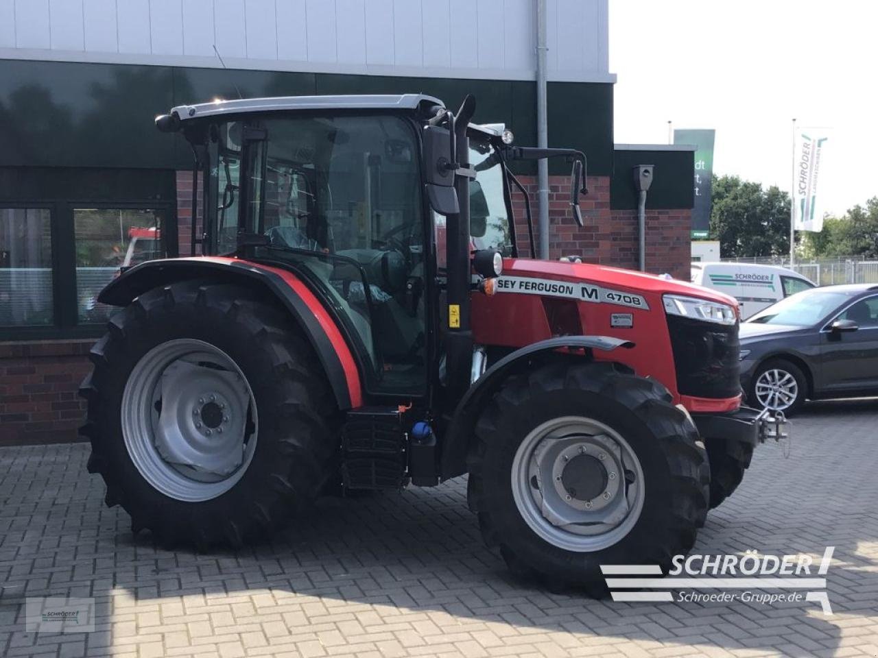 Traktor typu Massey Ferguson 4708 M CAB ESSENTIAL, Neumaschine v Lastrup (Obrázok 2)