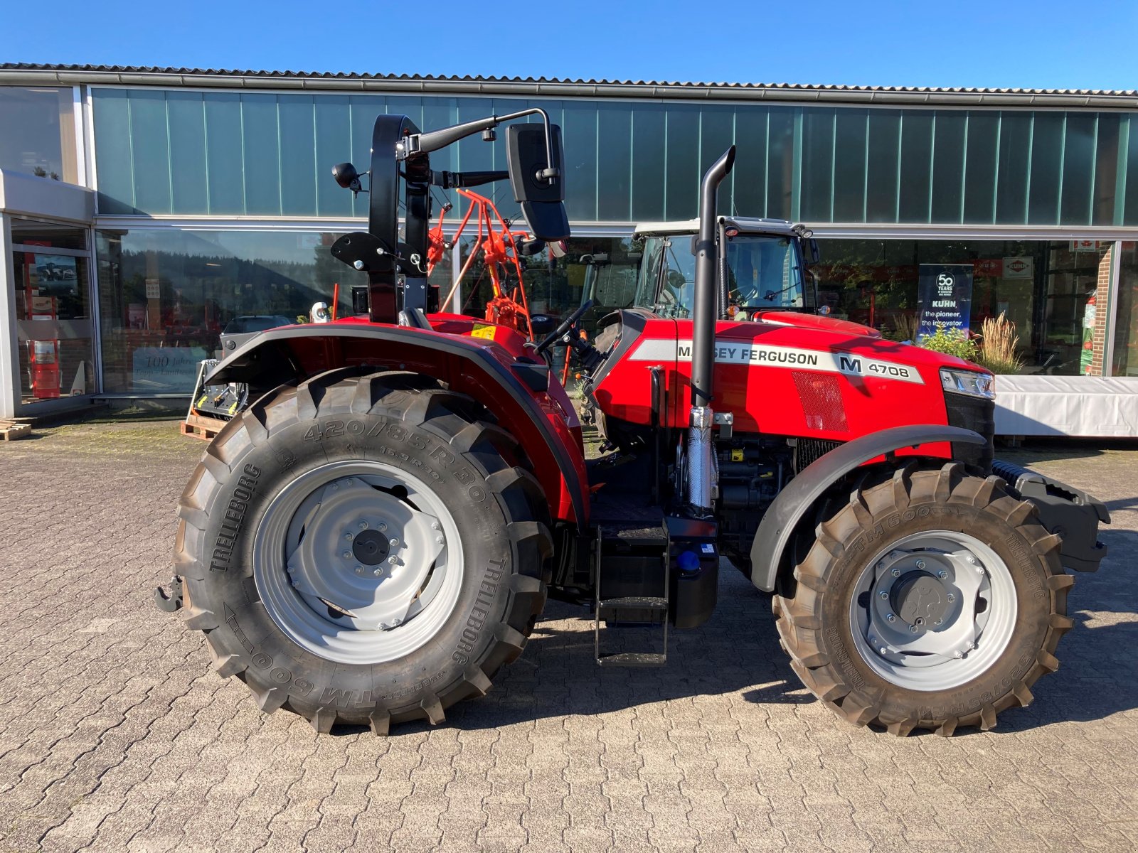 Traktor του τύπου Massey Ferguson 4708 M Plattform Essential, Neumaschine σε Trendelburg (Φωτογραφία 3)