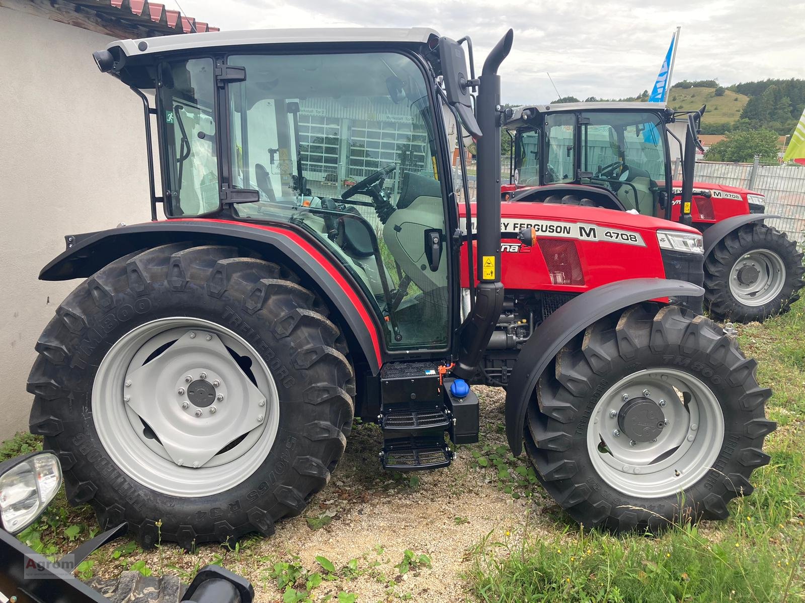 Traktor του τύπου Massey Ferguson 4708 M, Neumaschine σε Münsingen (Φωτογραφία 2)