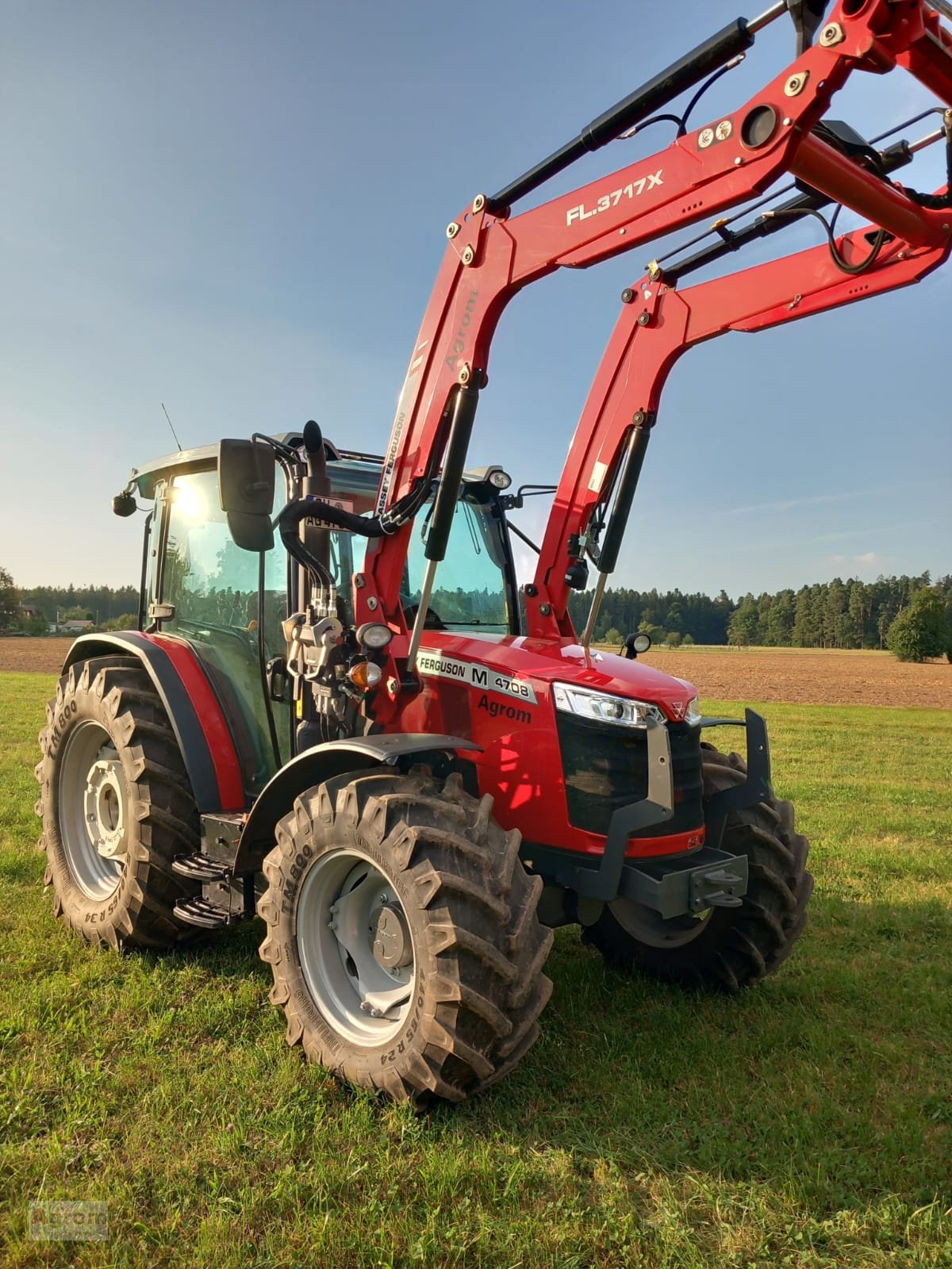 Traktor del tipo Massey Ferguson 4708, Gebrauchtmaschine en Herrenberg-Gültstein (Imagen 4)