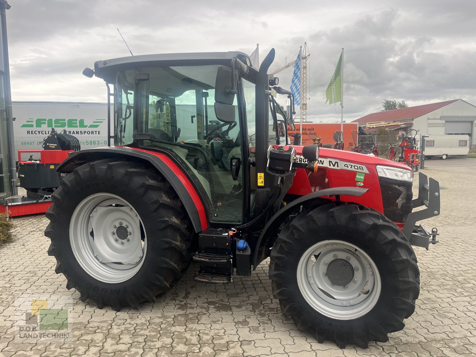 Traktor des Typs Massey Ferguson 4708, Gebrauchtmaschine in Langweid am Lech (Bild 4)