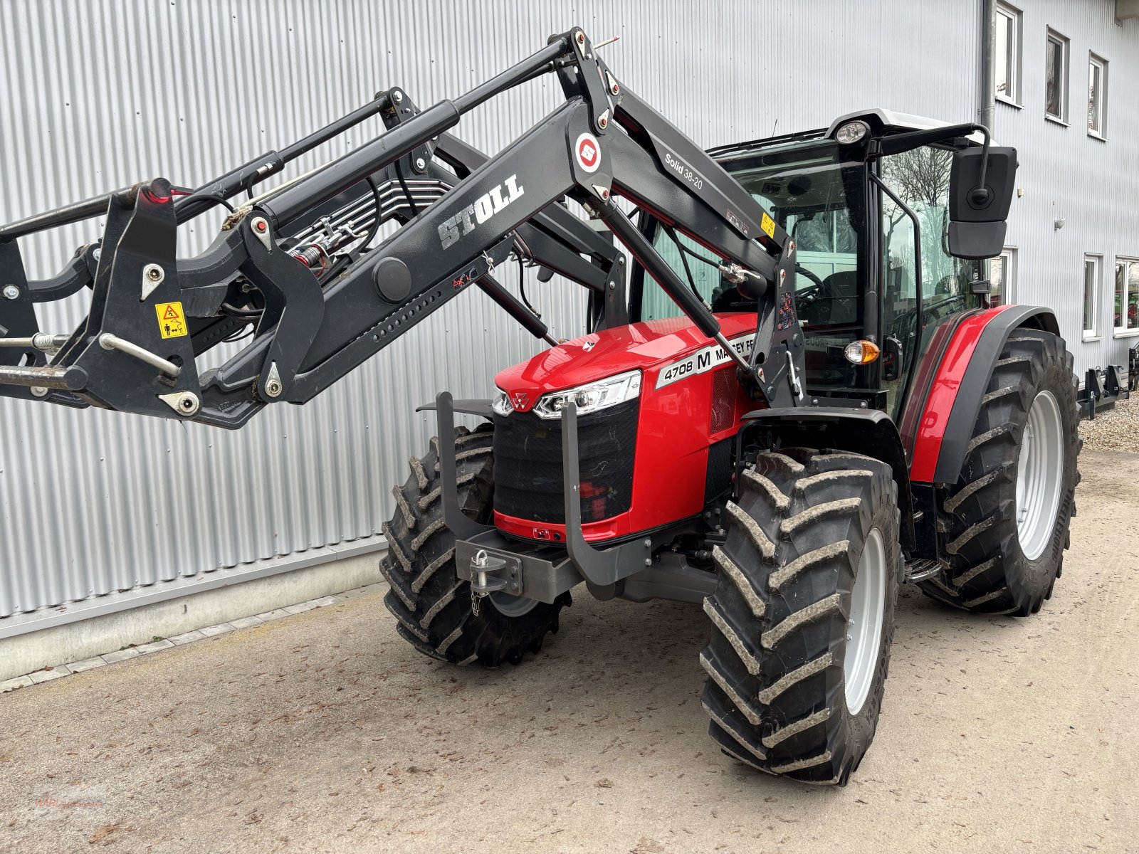 Traktor des Typs Massey Ferguson 4708, Gebrauchtmaschine in Mitterscheyern (Bild 3)