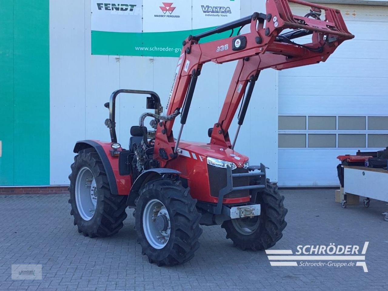 Traktor Türe ait Massey Ferguson 4708, Gebrauchtmaschine içinde Norden (resim 1)