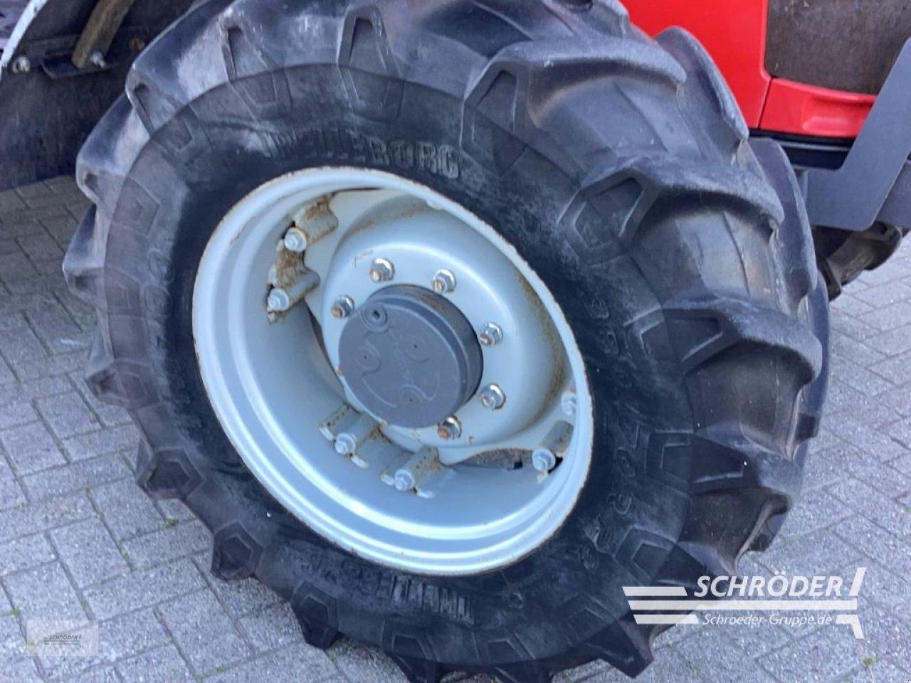 Traktor tipa Massey Ferguson 4708, Gebrauchtmaschine u Norden (Slika 4)