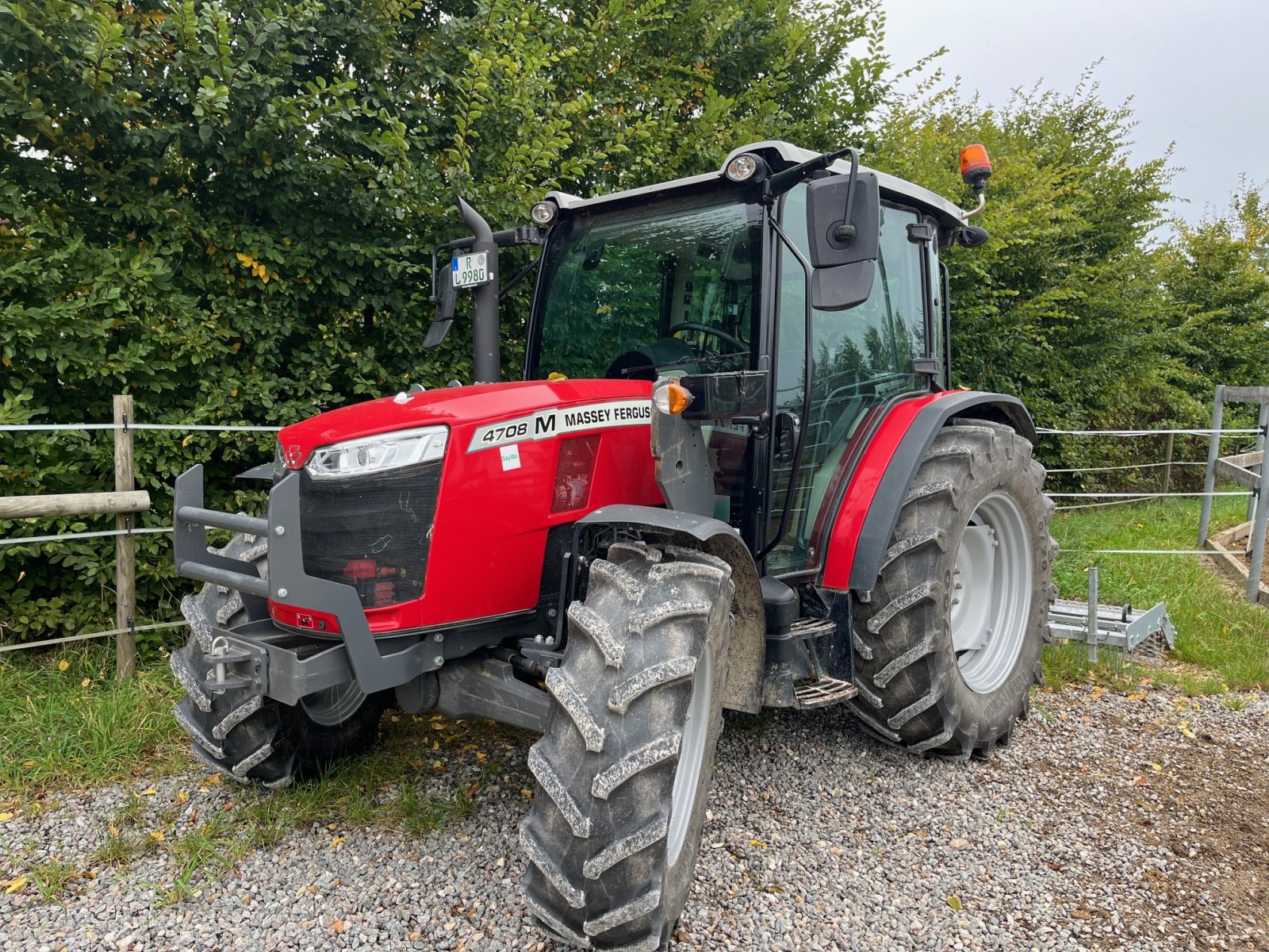 Traktor des Typs Massey Ferguson 4708, Gebrauchtmaschine in Thalmassing / Obersanding (Bild 3)