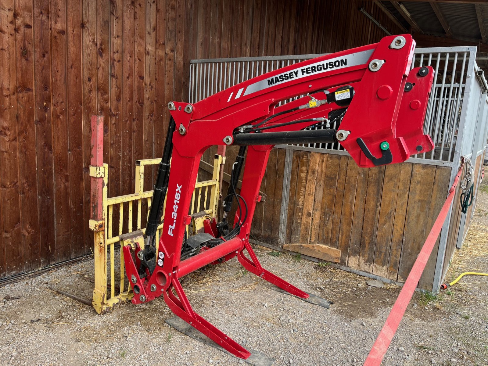 Traktor van het type Massey Ferguson 4708, Gebrauchtmaschine in Thalmassing / Obersanding (Foto 6)