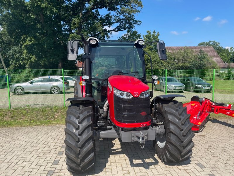 Traktor типа Massey Ferguson 4709 M Cab Essential, Neumaschine в Wittingen (Фотография 1)