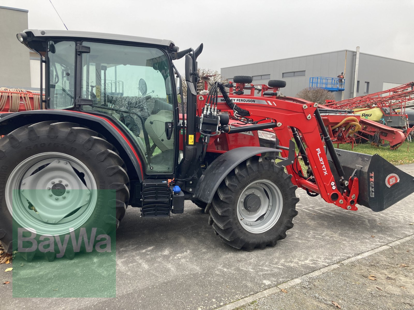 Traktor des Typs Massey Ferguson 4709 M Dyna 2, Gebrauchtmaschine in Giebelstadt (Bild 5)