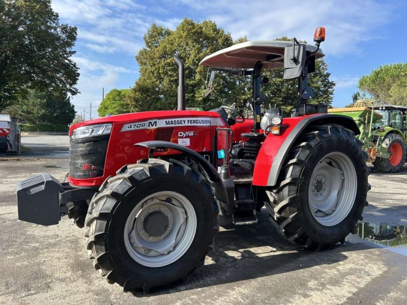 Traktor of the type Massey Ferguson 4709 M, Gebrauchtmaschine in BOULOGNE SUR GESSE (Picture 1)