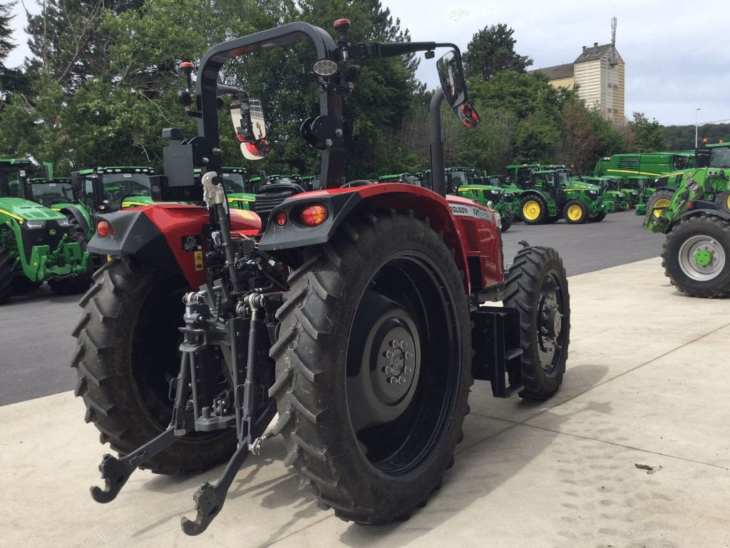 Traktor del tipo Massey Ferguson 4709, Gebrauchtmaschine en azerailles (Imagen 4)