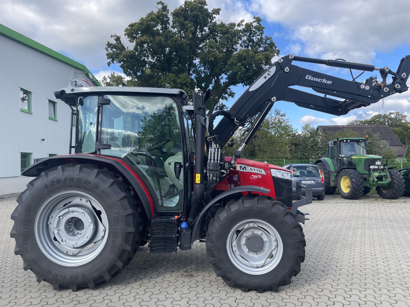 Traktor Türe ait Massey Ferguson 4710 M Cab Essential, Gebrauchtmaschine içinde Voitze (resim 3)