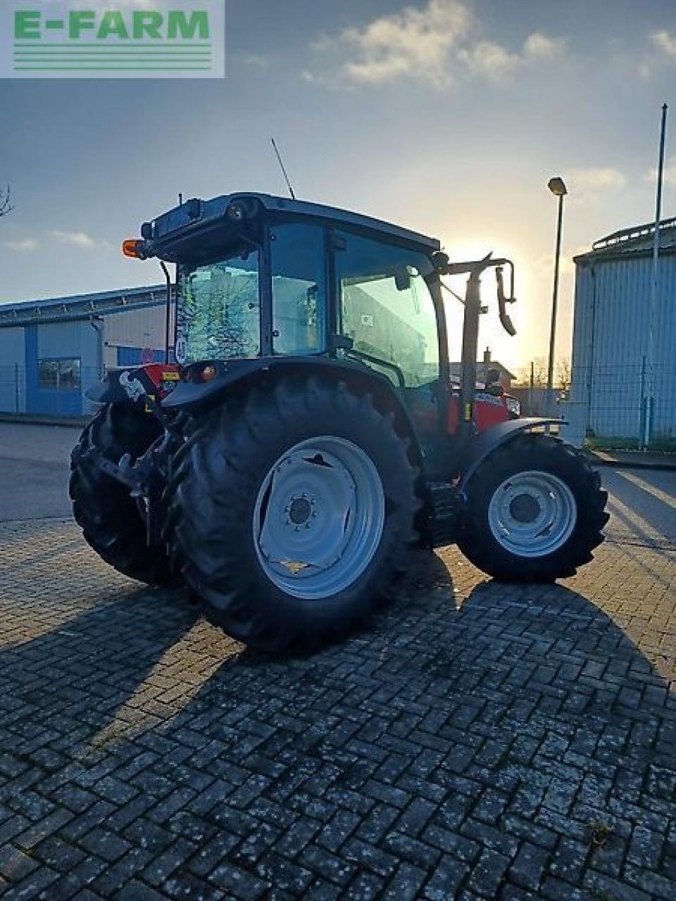 Traktor za tip Massey Ferguson 4710m dyna-2, Gebrauchtmaschine u STAPEL (Slika 8)