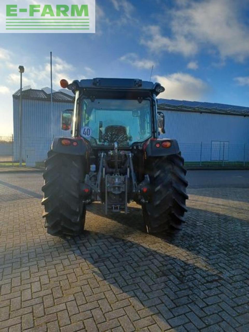 Traktor van het type Massey Ferguson 4710m dyna-2, Gebrauchtmaschine in STAPEL (Foto 7)