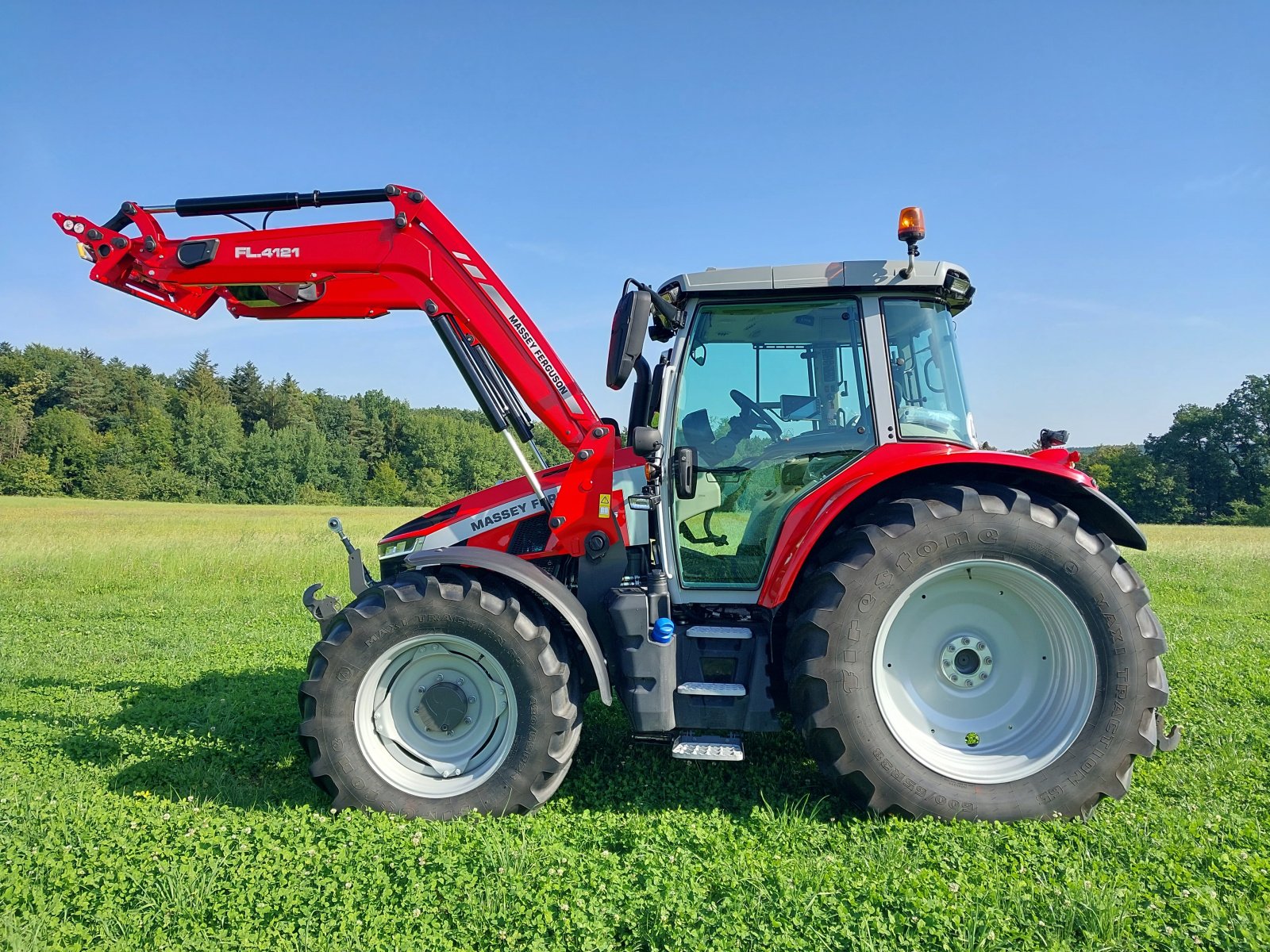 Traktor del tipo Massey Ferguson 5 S 145, Gebrauchtmaschine en Schwarzenbruck (Imagen 1)