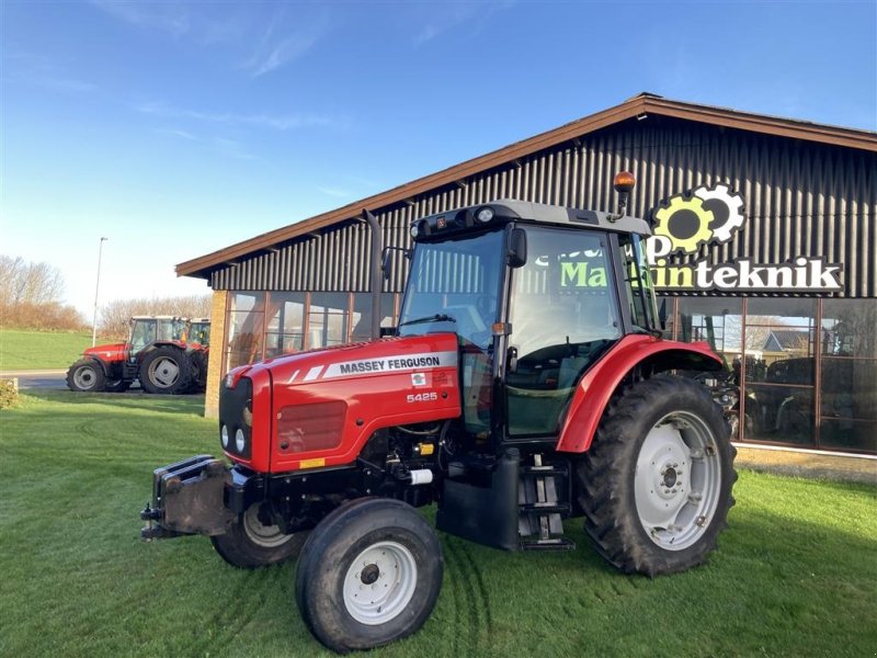 Traktor del tipo Massey Ferguson 5425 KUN 1800 timer, Gebrauchtmaschine In Løkken