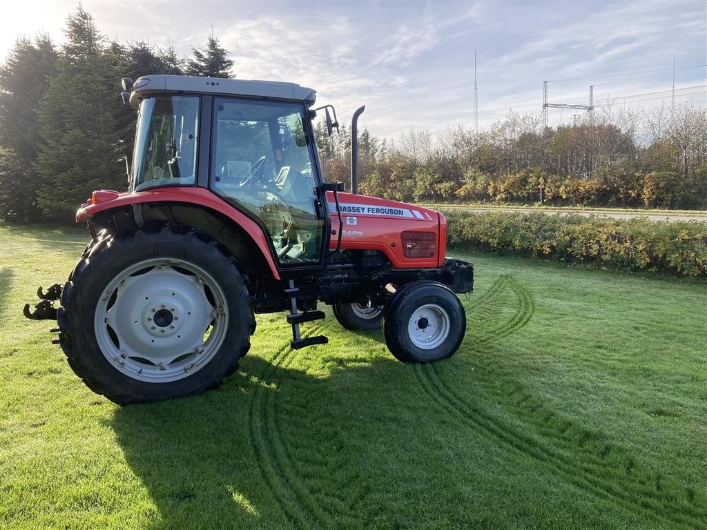 Traktor del tipo Massey Ferguson 5425 KUN 1800 timer, Gebrauchtmaschine In Løkken (Immagine 2)