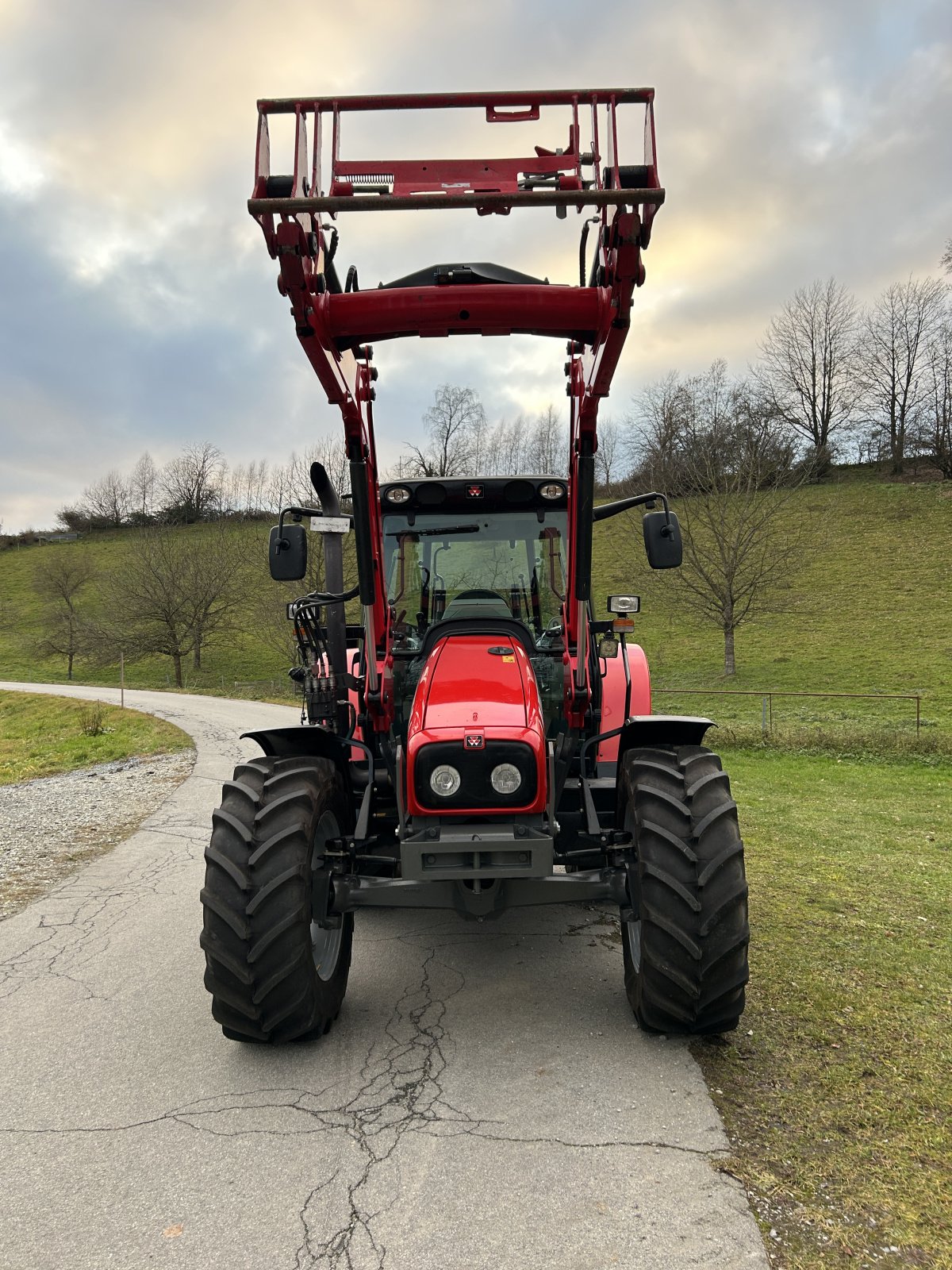 Traktor van het type Massey Ferguson 5425, Gebrauchtmaschine in Bad Griesbach (Foto 3)